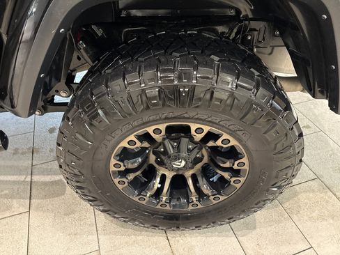 Used 2023 Jeep Gladiator Willys image 26