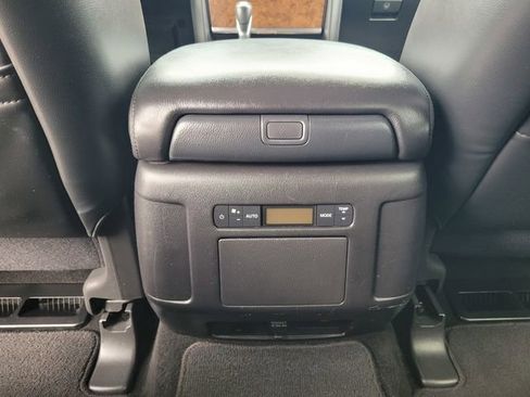 Used 2024 Nissan Armada SL image 17