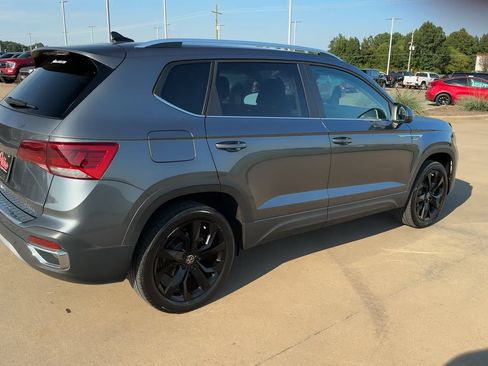 Used 2023 Volkswagen Taos SE FWD image 9