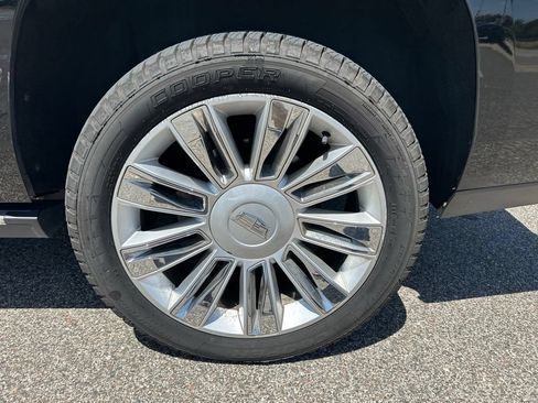 Used 2015 Cadillac Escalade Platinum AWD/4WD image 5
