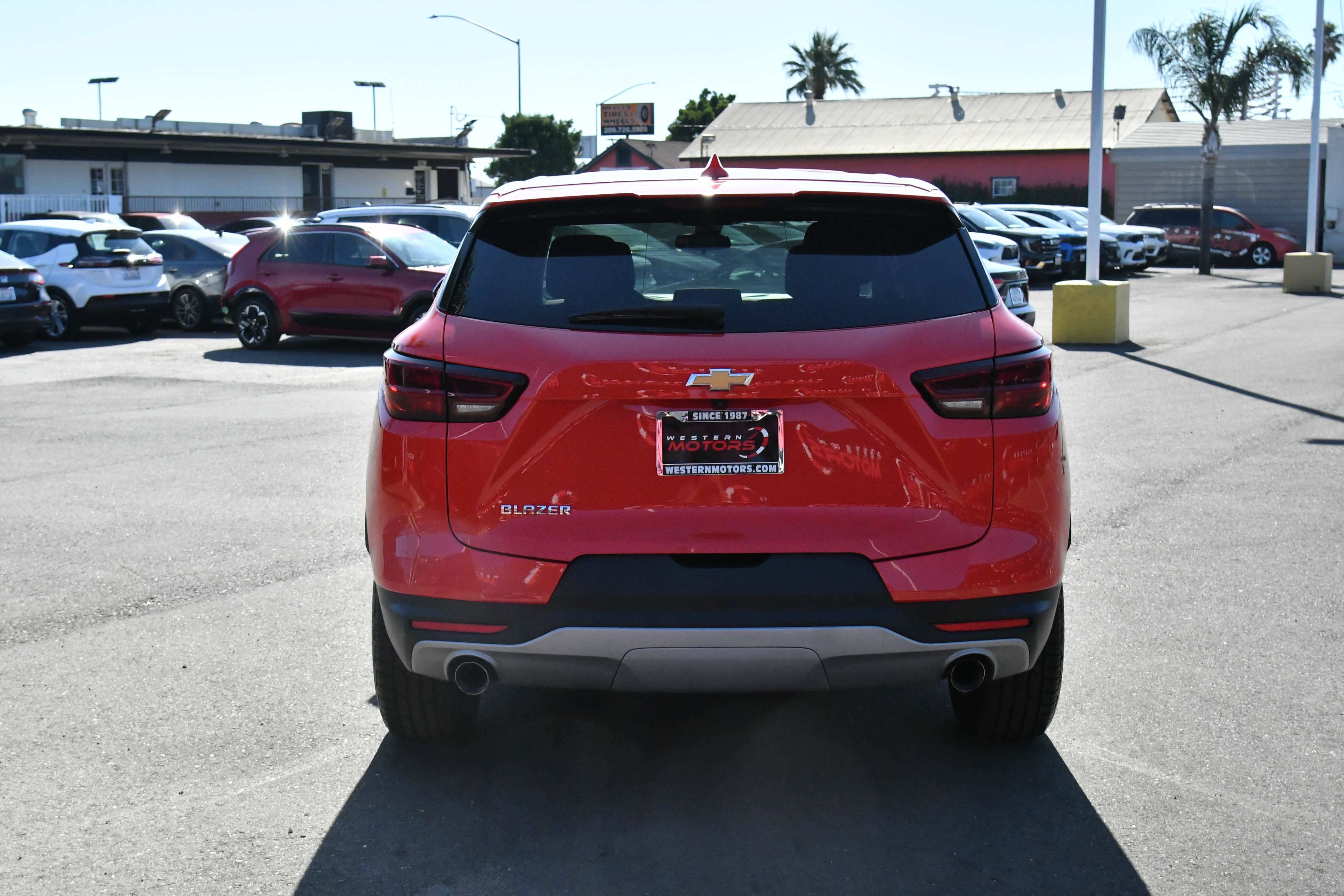 Used 2025 Chevrolet Blazer LT FWD image 7