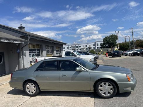 Used 2005 Cadillac De Ville DTS w/ Equipment Group FWD image 16