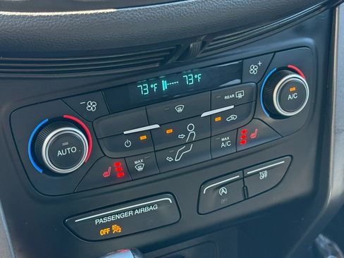 Used 2019 Ford Escape SEL AWD/4WD image 38