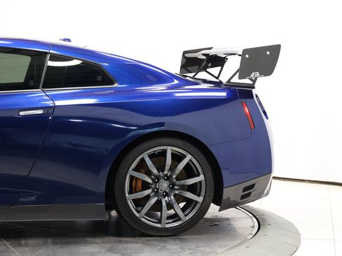 Used 2014 Nissan GT-R Premium image 9