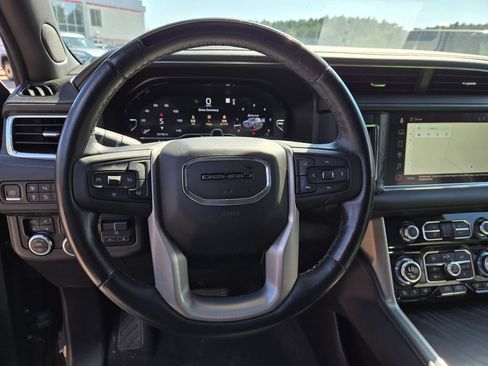 Used 2023 GMC Yukon Denali w/ Advanced Technology Package AWD/4WD image 18