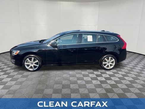 Used 2016 Volvo V60 T5 Premier w/ Convenience Package FWD image 2