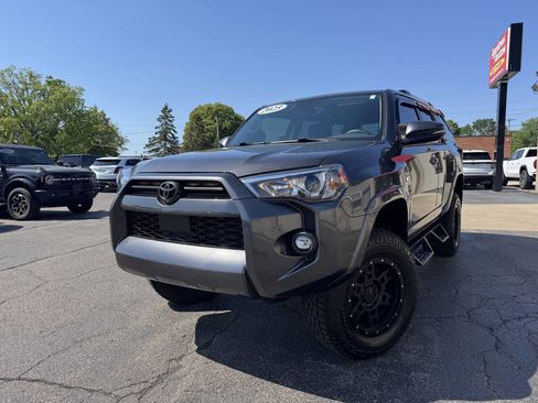 Used 2023 Toyota 4Runner SR5 Premium w/ Moonroof Package AWD/4WD image 2