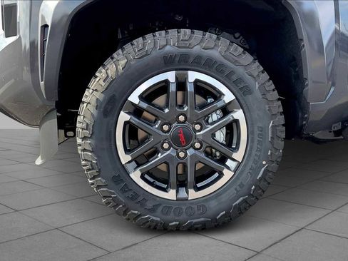 Used 2025 Toyota Tacoma TRD Sport w/ TRD Sport Premium Package image 11