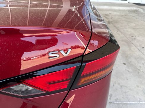 Used 2024 Nissan Altima 2.5 SV w/ SV Premium Package FWD image 16