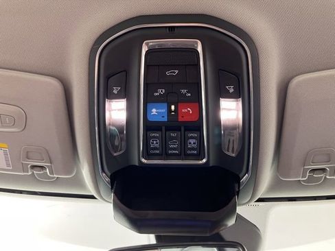 Used 2023 Jeep Grand Cherokee L Limited AWD/4WD image 36