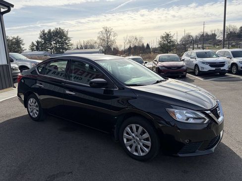 Used 2018 Nissan Sentra S image 5