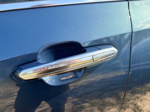 Used 2024 Cadillac XT4 Luxury FWD image 10