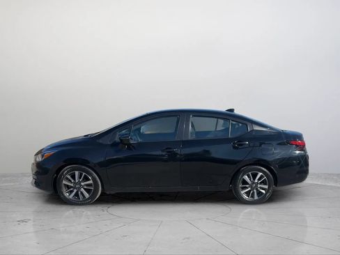Used 2021 Nissan Versa SV image 2
