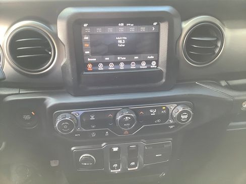 Certified 2018 Jeep Wrangler Sport AWD/4WD image 10