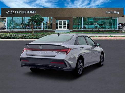 New 2026 Hyundai Elantra Sport image 7