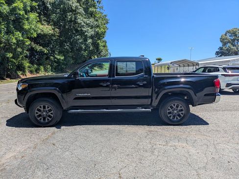 Used 2023 Toyota Tacoma SR5 AWD/4WD image 7