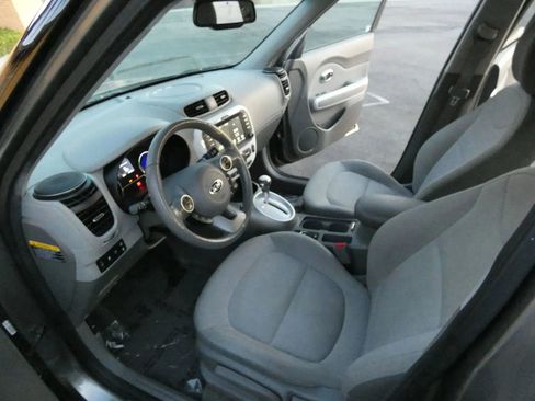 Used 2018 Kia Soul EV image 44