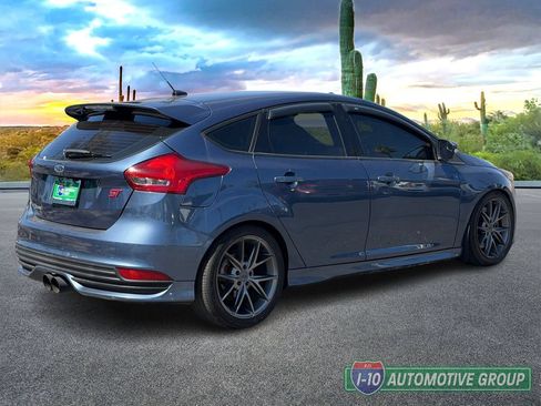 Used 2018 Ford Focus ST FWD image 5