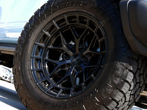 Used 2025 Ford Bronco Heritage Edition AWD/4WD image 10