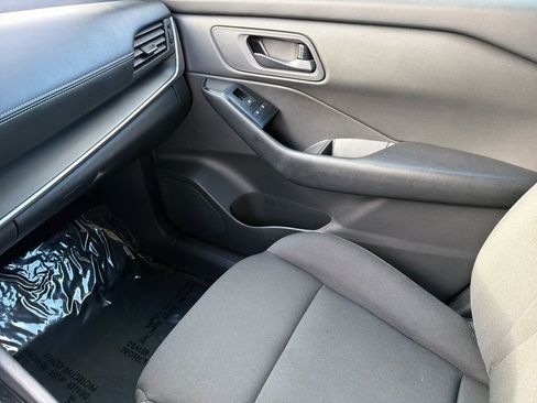 Used 2024 Nissan Rogue S FWD image 26