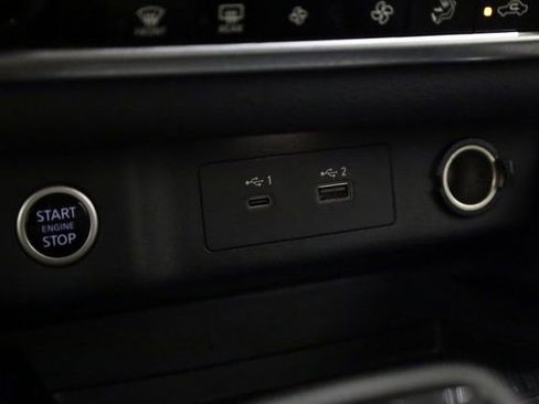 Used 2022 Nissan Rogue SV image 25