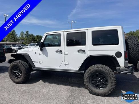 Used 2013 Jeep Wrangler Unlimited Sahara AWD/4WD image 4