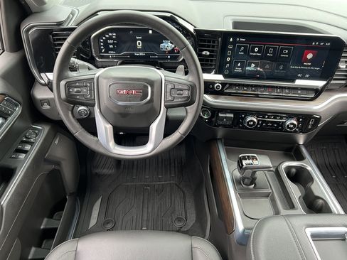 Used 2022 GMC Sierra 1500 SLT w/ SLT Premium Plus Package AWD/4WD image 32