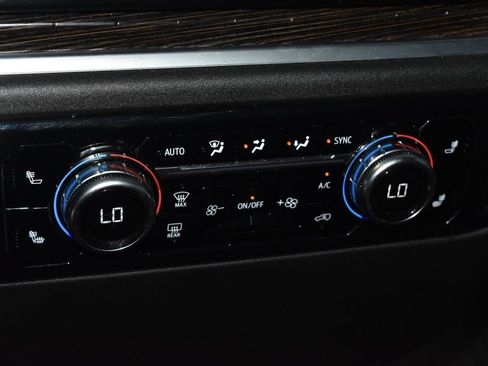 Used 2024 GMC Sierra 1500 SLE AWD/4WD image 12