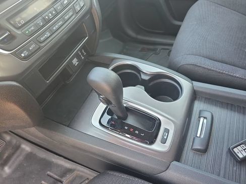 Used 2017 Honda Pilot EX image 17
