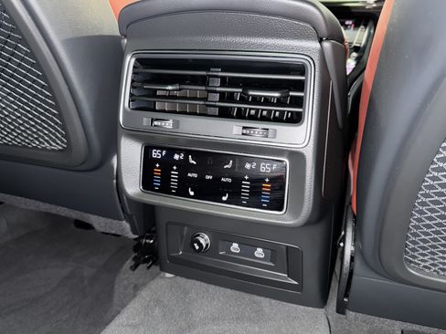 Used 2023 Audi SQ8 Premium Plus AWD/4WD image 13