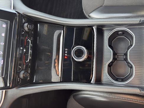 Used 2024 Jeep Grand Cherokee Altitude image 21