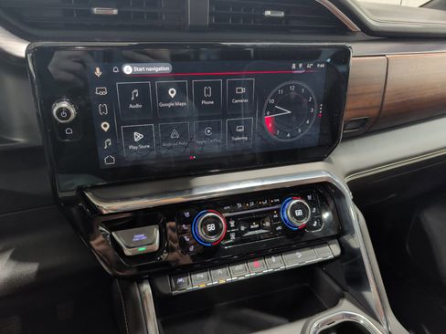 Used 2025 GMC Sierra 1500 Denali Ultimate AWD/4WD image 10