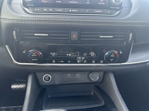 Certified 2022 Nissan Rogue SV w/ SV Premium Package image 18