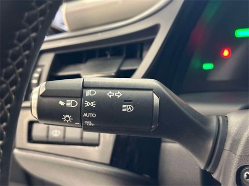 Used 2023 Lexus ES 300h F Sport image 31