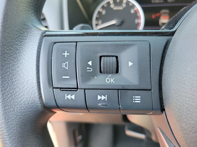 Used 2023 Nissan Rogue SV FWD image 25