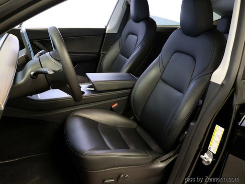 Used 2021 Tesla Model Y Performance image 10