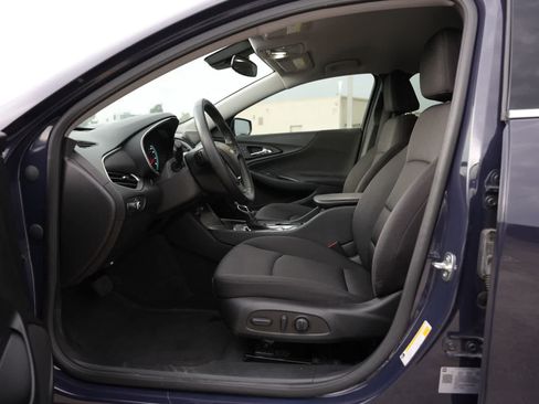 Used 2025 Chevrolet Malibu RS FWD image 16