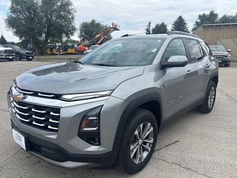 Used 2025 Chevrolet Equinox LT w/ Convenience Package II AWD/4WD image 4