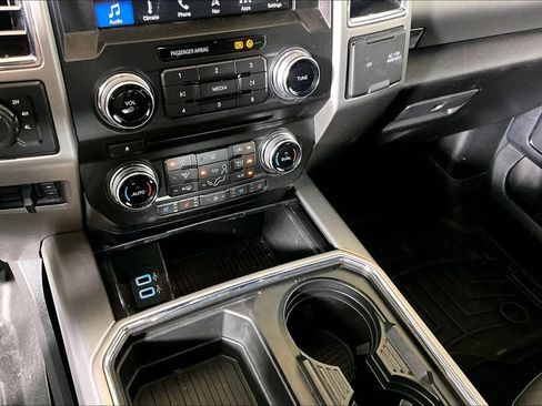 Used 2018 Ford F250 Platinum w/ Platinum Ultimate Package AWD/4WD image 25