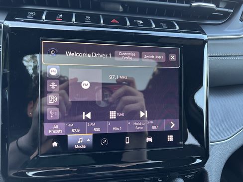 New 2025 Jeep Grand Cherokee Laredo X w/ Luxury Tech Group I image 25