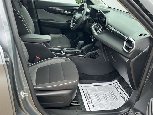Used 2024 Chevrolet TrailBlazer LT w/ Driver Confidence Package FWD image 20