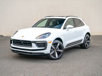 Certified 2025 Porsche Macan video 1