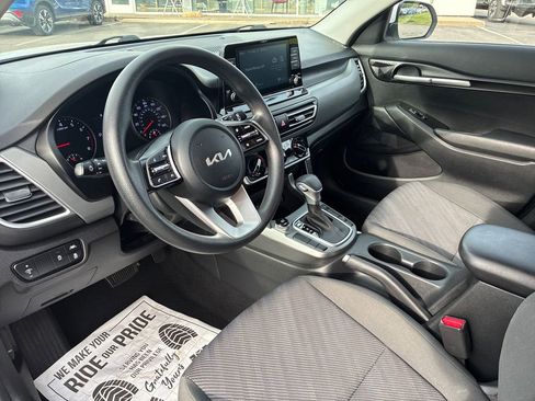 Used 2023 Kia Seltos LX AWD/4WD image 14