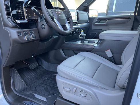 New 2026 GMC Sierra 1500 SLT w/ SLT Premium Package image 8