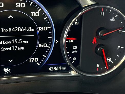 Used 2023 Chevrolet Traverse Premier w/ Redline Edition FWD image 11
