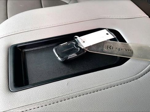 Used 2021 GMC Sierra 1500 SLT w/ SLT Premium Plus Package image 32