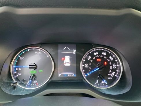 Used 2022 Toyota RAV4 SE w/ Convenience Package AWD/4WD image 9