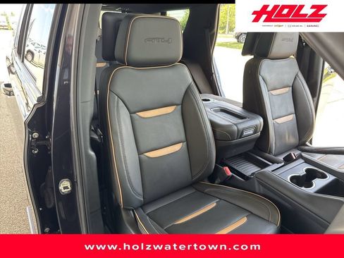 Used 2024 GMC Yukon AT4 w/ AT4 Premium Package AWD/4WD image 37