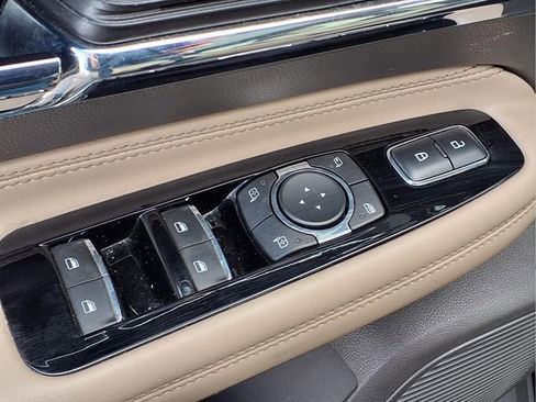 Used 2022 Lincoln Corsair Standard w/ Premium Package image 19