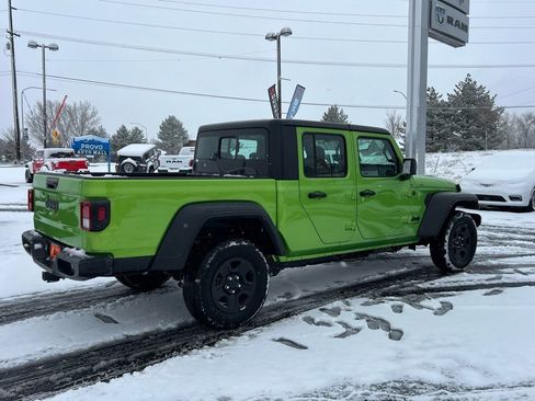 Used 2025 Jeep Gladiator Sport image 8
